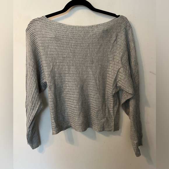 Top - Picture 2 of 3